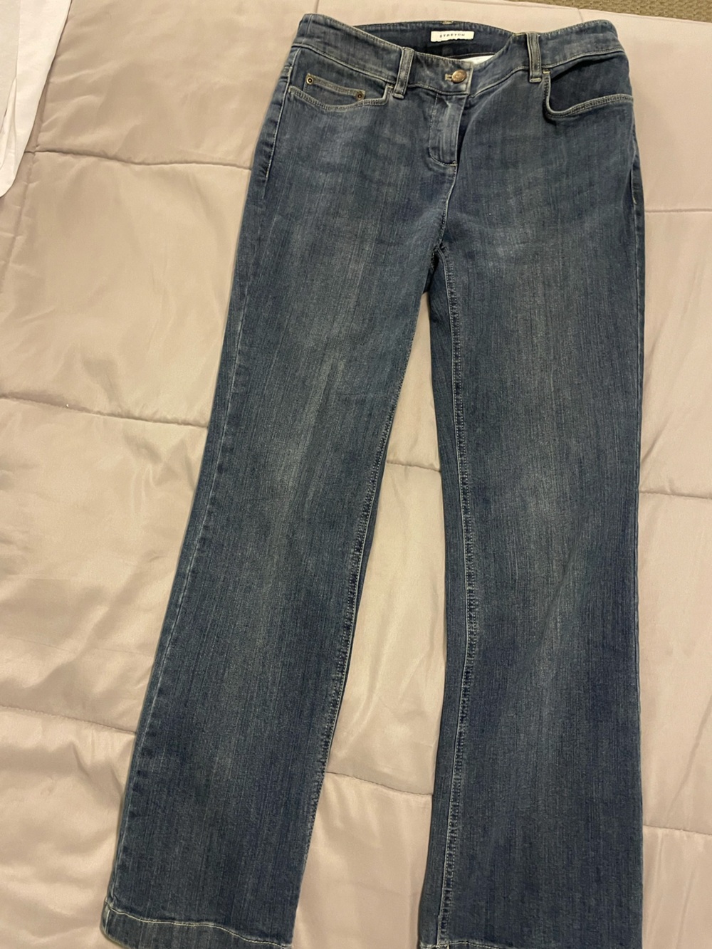 Jones New York Sport Petite Straight leg Jeans in Medium Blue Wash